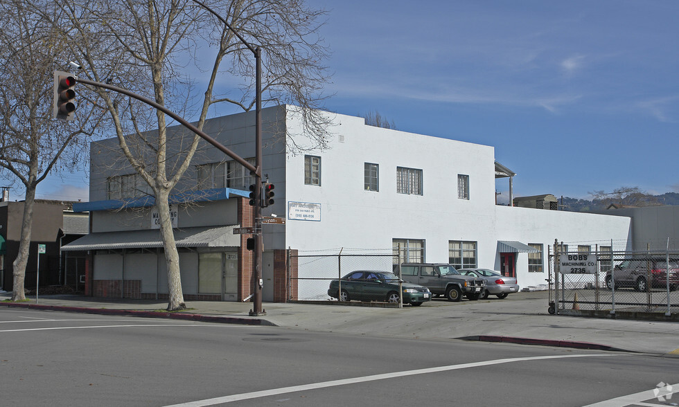 Primary Photo Of 2733-37 San Pablo Ave, Berkeley Warehouse For Sale