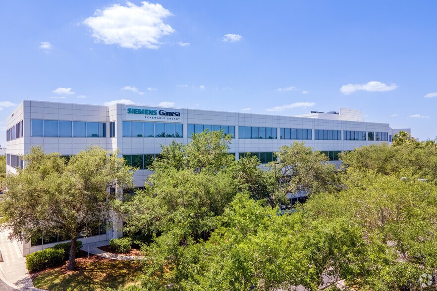 More Photos Of 11950 Corporate Blvd, Orlando Office For Sale