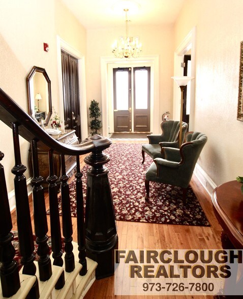 More Photos Of 430 Front St, Belvidere Hotel For Sale