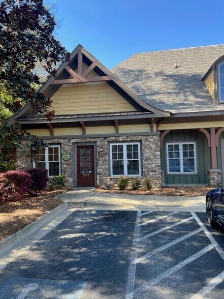 More Photos Of 3625 Vineville Ave, Macon-Bibb Office For Lease