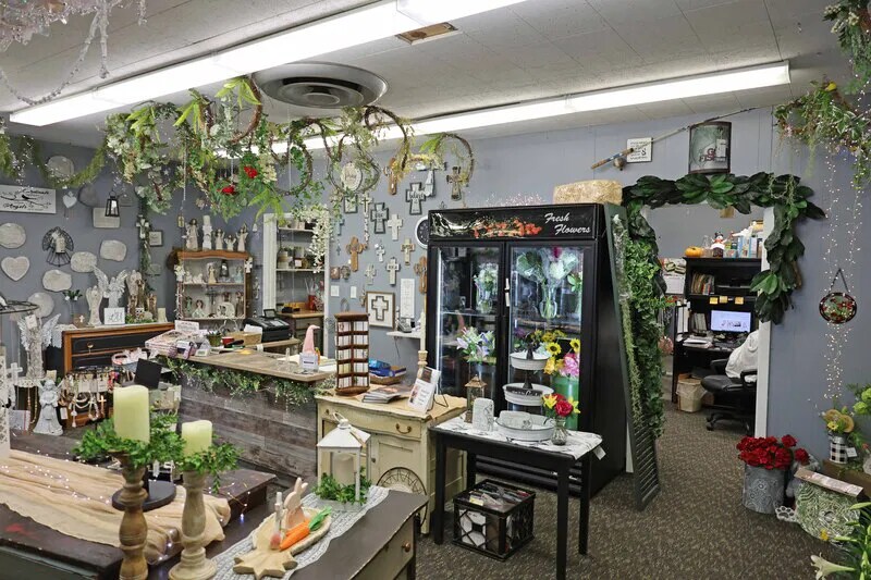 More Photos Of 632 6th St, Pawnee City Storefront For Sale