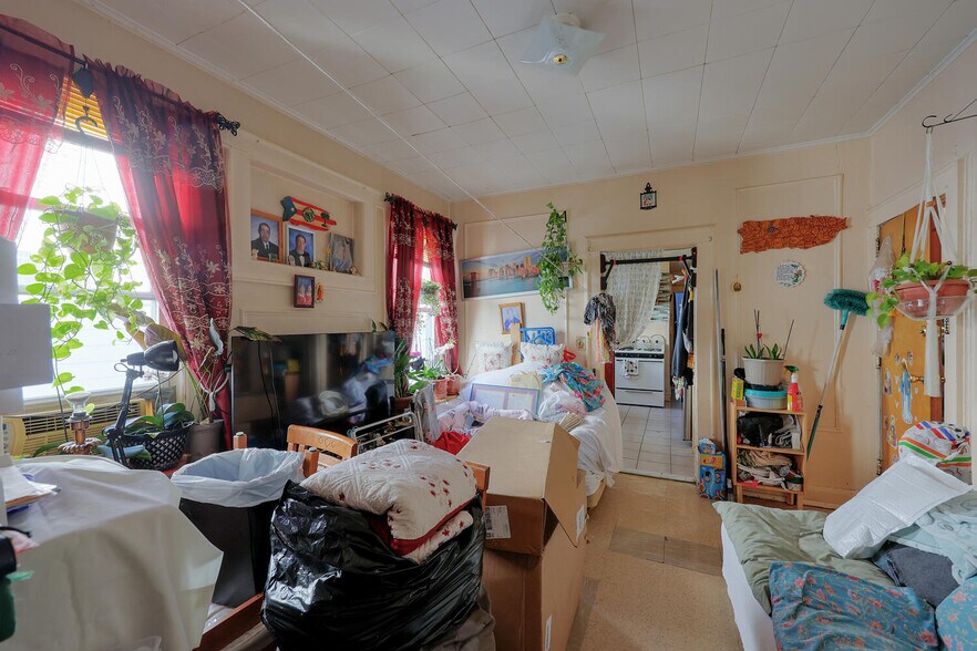 More Photos Of 150 Dayton St, Newark Multifamily For Sale