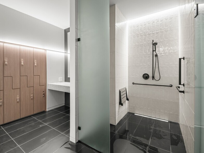 More Photos Of 2777 Crystal Dr, Arlington Unknown For Sale