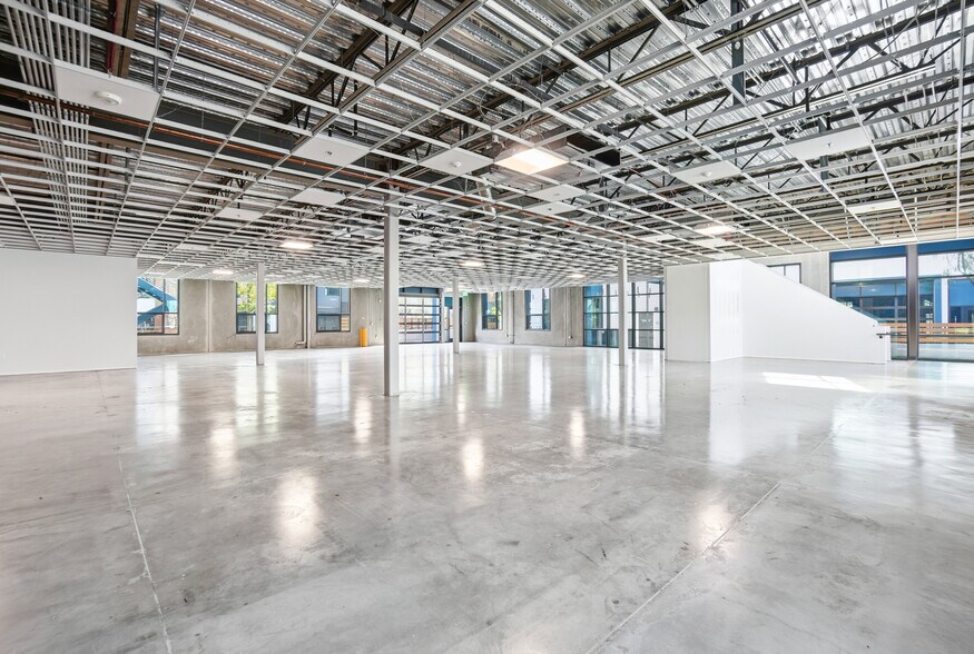More Photos Of 3081-3085 N Hollywood Way, Burbank Loft Creative Space For Lease
