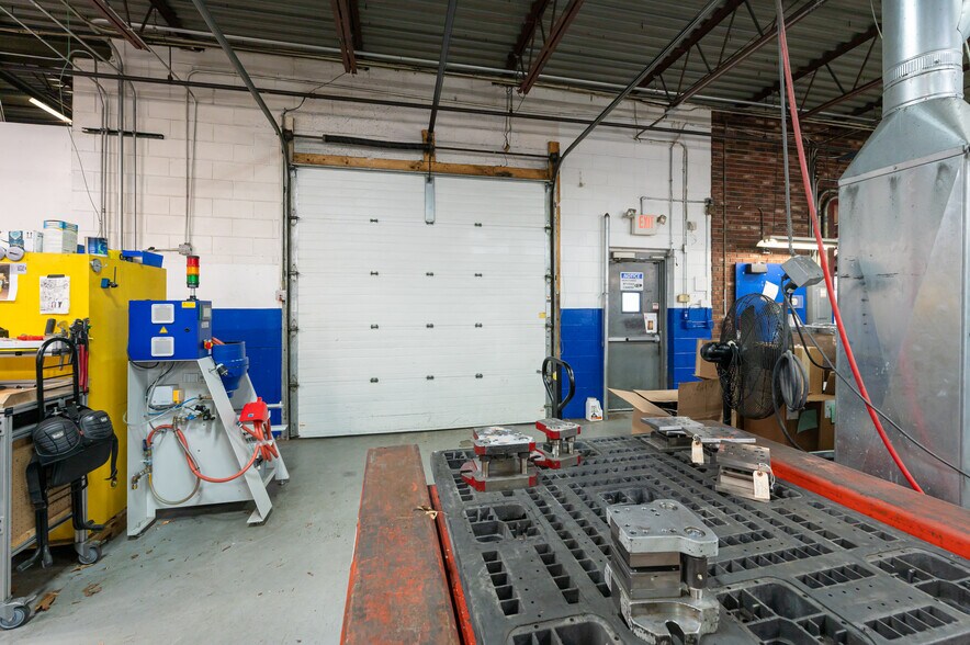 More Photos Of 116 Parker St, Newburyport Manufacturing For Sale