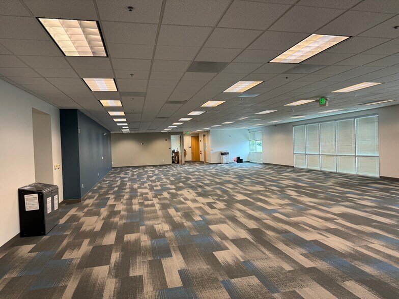 More Photos Of 39611 Eureka Dr, Newark Unknown For Lease