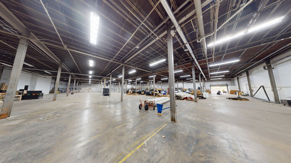 More Photos Of 2240 Shenandoah Ave, Roanoke Warehouse For Lease