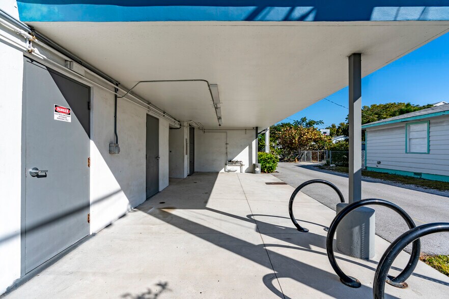 More Photos Of 1014 N Dixie Hwy, Lake Worth Beach Loft Creative Space For Sale