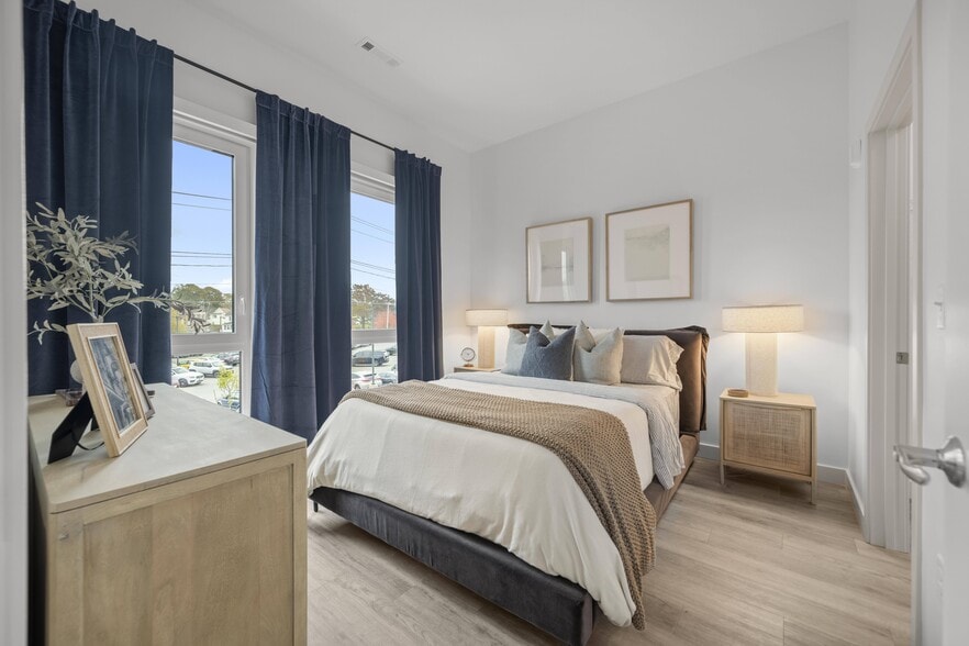 More Photos Of 266 Canal St, Salem Apartments For Lease