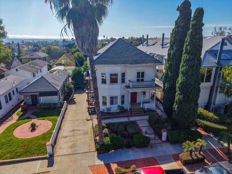 More Photos Of 3560 Front St, San Diego Multifamily For Sale