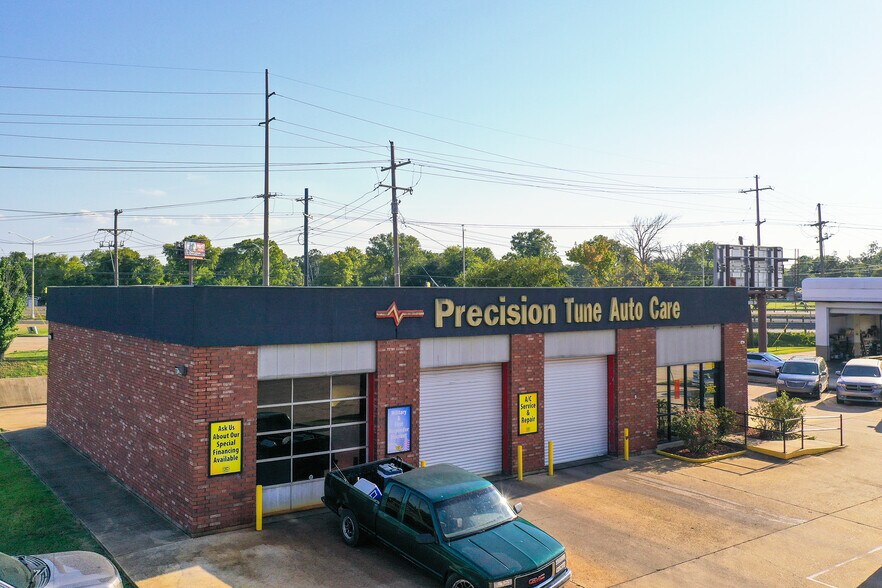 More Photos Of 3839 Alexandria Mall Dr, Alexandria Auto Repair For Sale