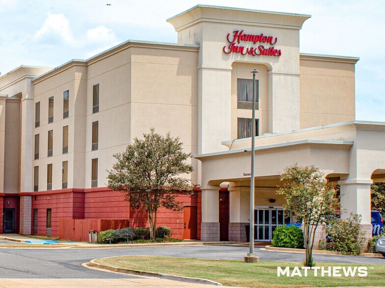 More Photos Of 6124 W Calhoun Dr, Alexandria Hotel For Sale