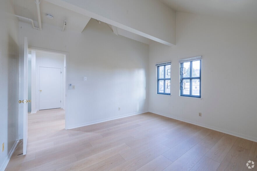 More Photos Of 2974-2980 College Ave, Berkeley Apartments For Lease