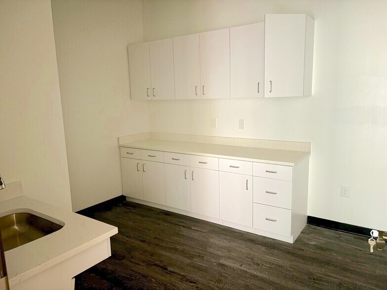 More Photos Of 14111 King Rd, Frisco Office For Sale