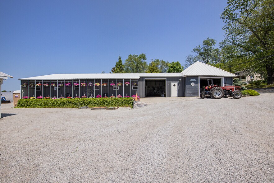 More Photos Of 73 Little York Rd, Warwick Garden Center For Sale