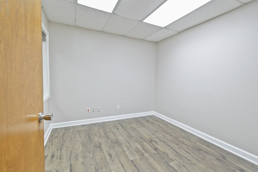 More Photos Of 3938 Sunbeam Rd, Jacksonville Medical For Lease