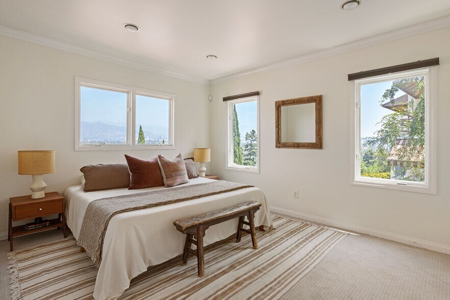 More Photos Of 3700 Arbolada Rd, Los Angeles Apartments For Sale