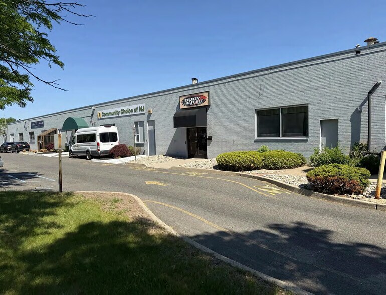 More Photos Of 49 E Midland Ave, Paramus Showroom For Lease