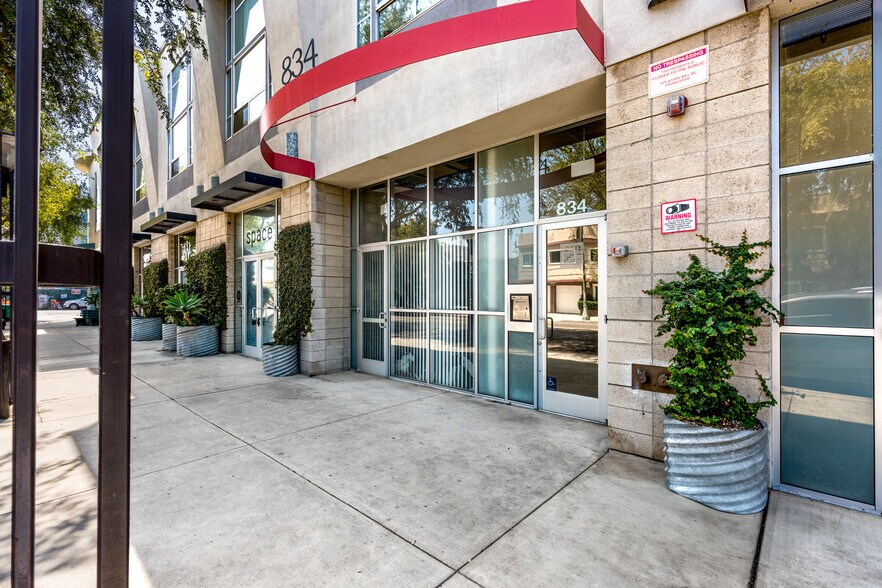 More Photos Of 820-834 E 4th St, Long Beach Storefront Retail Office For Sale
