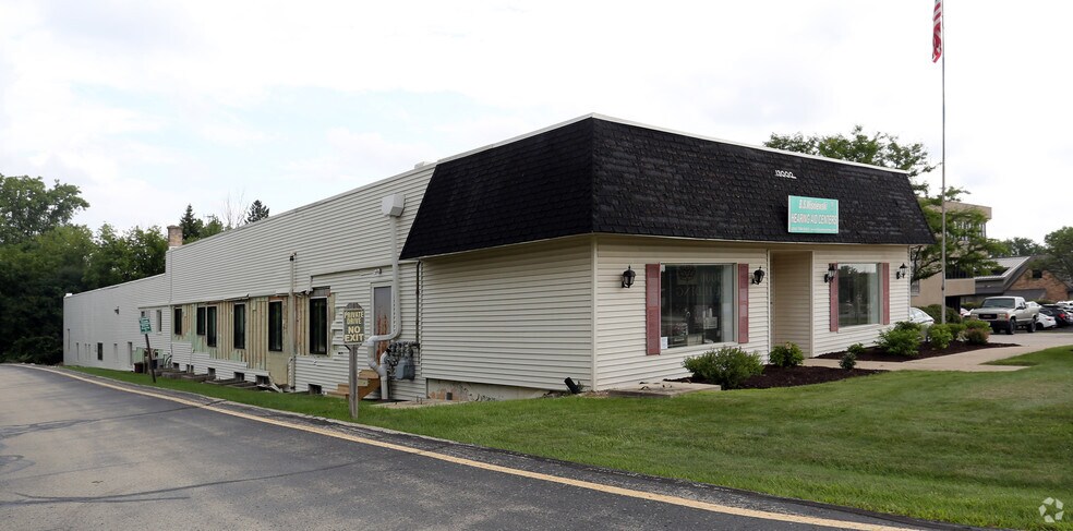 More Photos Of 13000 W Bluemound Rd, Elm Grove Medical For Lease
