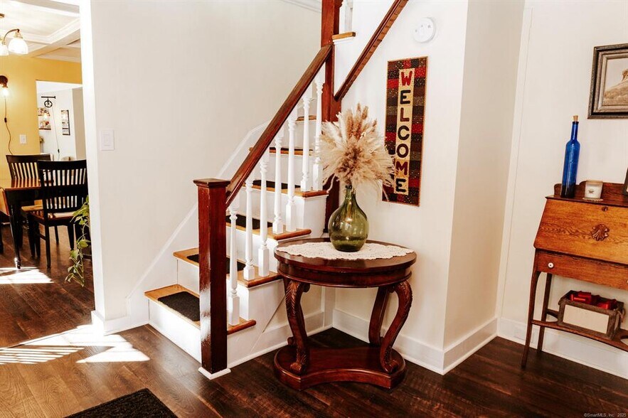 More Photos Of 42 Hyde Rd, Brooklyn Hospitality For Sale