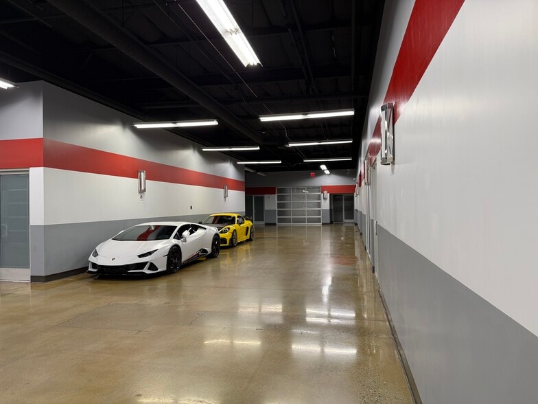 More Photos Of 521 Charcot Ave, San Jose Showroom For Sale