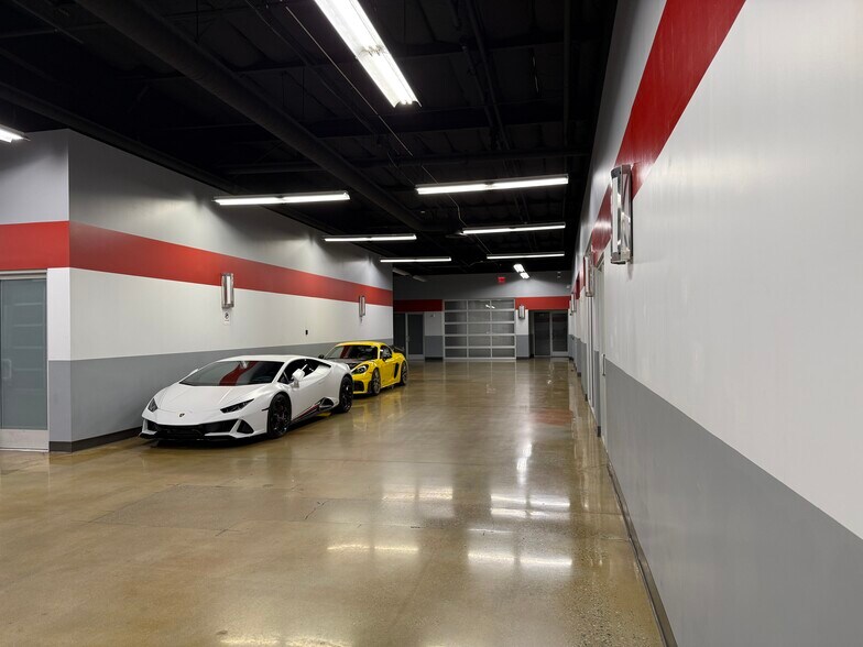 More Photos Of 521 Charcot Ave, San Jose Showroom For Lease