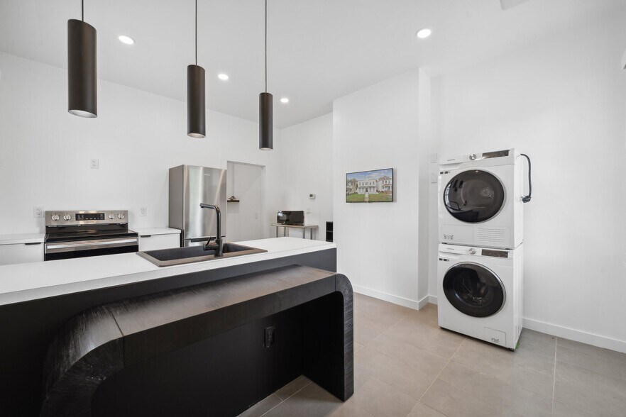 More Photos Of 2810 Griffin Ave, Richmond Apartments For Sale