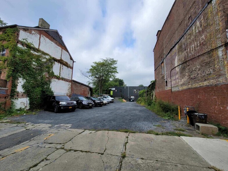 More Photos Of 201-211 Ann St, Newburgh Warehouse For Sale