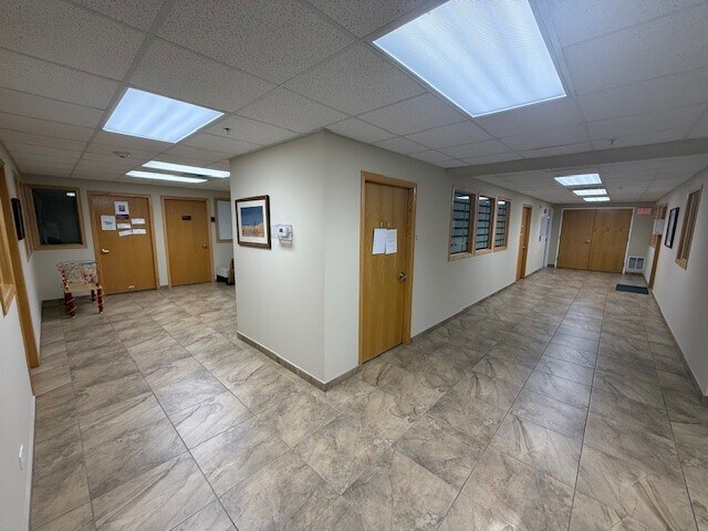 More Photos Of 47 S 6th Ave, La Grange Office For Lease
