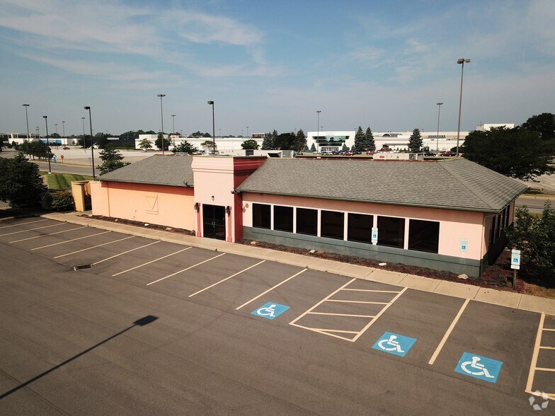 More Photos Of 1733-6935 Midway Mall, Elyria Unknown For Lease
