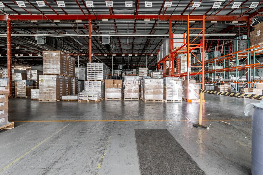 More Photos Of 6375 Rue Picard, Saint-hyacinthe Manufacturing For Lease