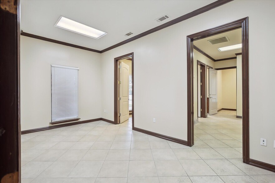 More Photos Of 3403 N Beach St, Fort Worth Medical For Lease