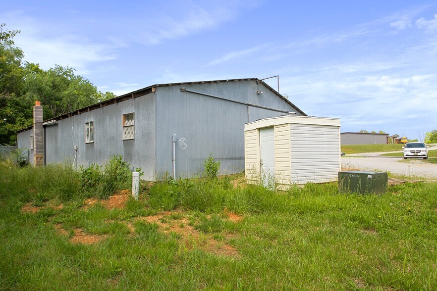 More Photos Of 1604 US 160 West, West Plains Storefront Retail Office For Sale