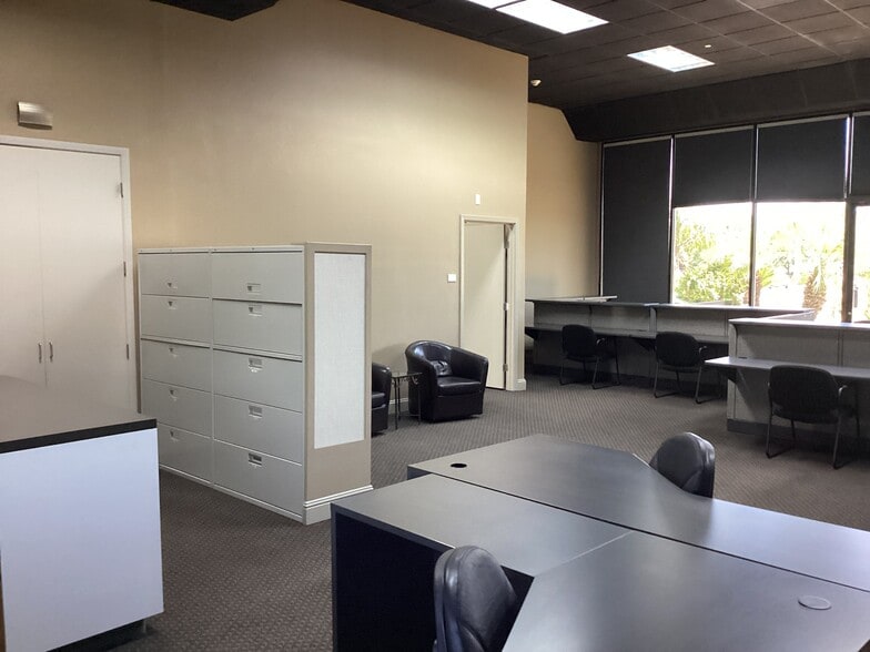 More Photos Of 635 N Plaza Dr, Visalia Office For Lease