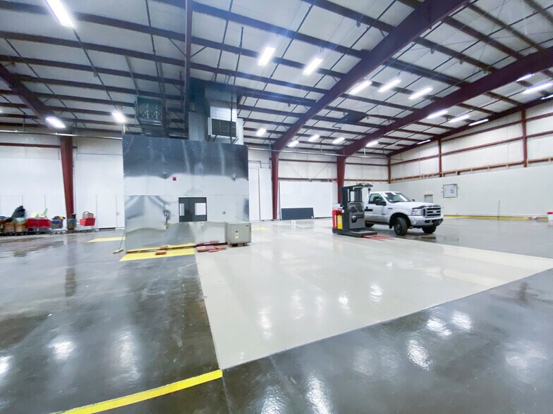 More Photos Of 11080 Irma Dr, Northglenn Manufacturing For Lease