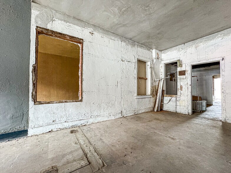 More Photos Of 614 Kihekah Ave, Pawhuska Flex For Sale