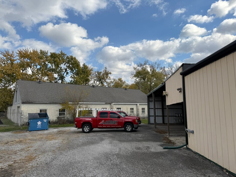 More Photos Of 4700-4702 Southeastern ave, Indianapolis Auto Repair For Sale