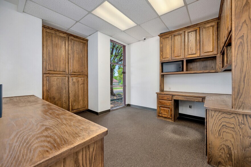 More Photos Of 132 El Chico Trl, Willow Park Medical For Sale