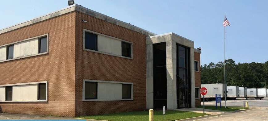 More Photos Of 1690 Floyd Bradford Rd, Trussville Truck Terminal For Lease