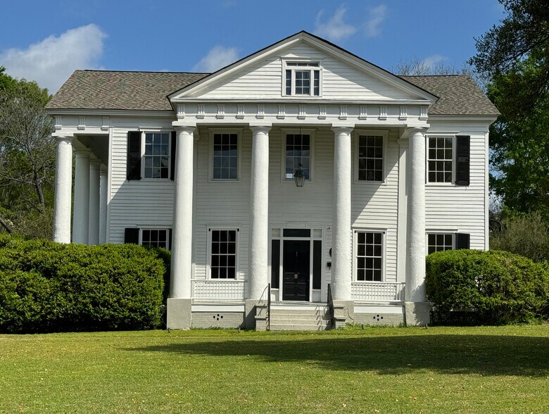 Primary Photo Of 117 E Academy St, Union Office For Sale