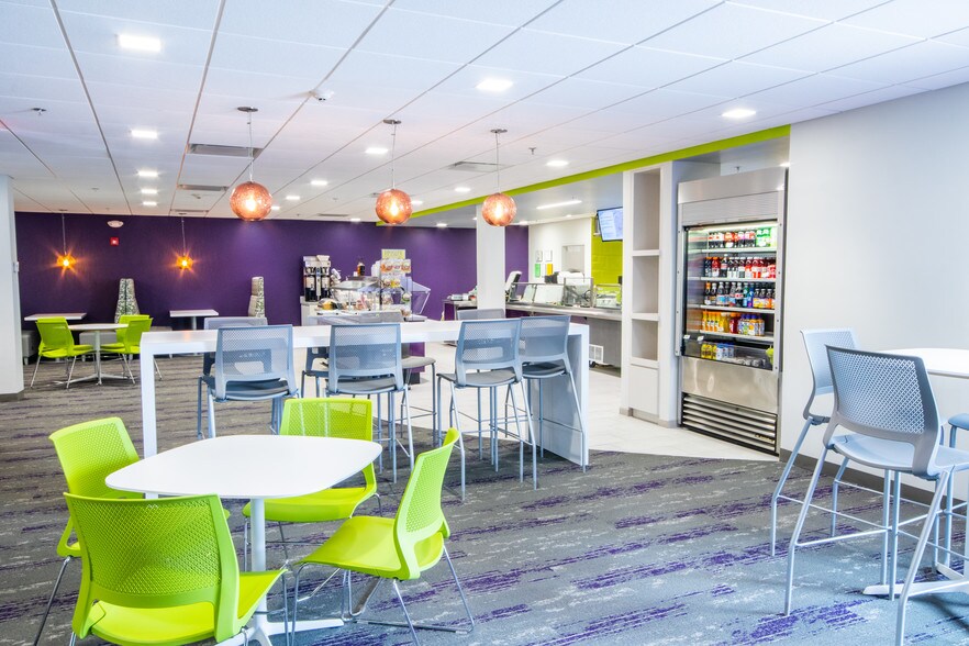 More Photos Of 220 Forbes Rd, Braintree Unknown For Lease