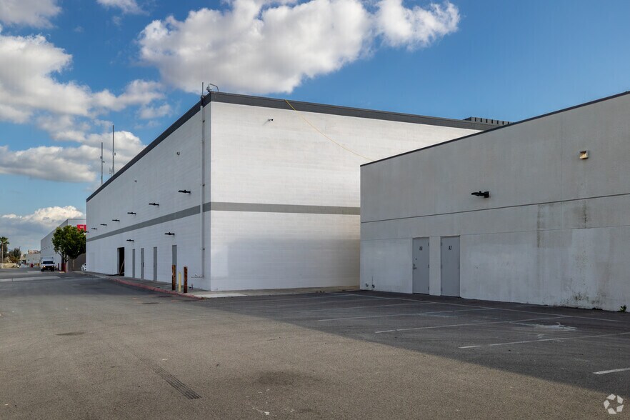 More Photos Of 24318 Hemlock Ave, Moreno Valley Unknown For Lease