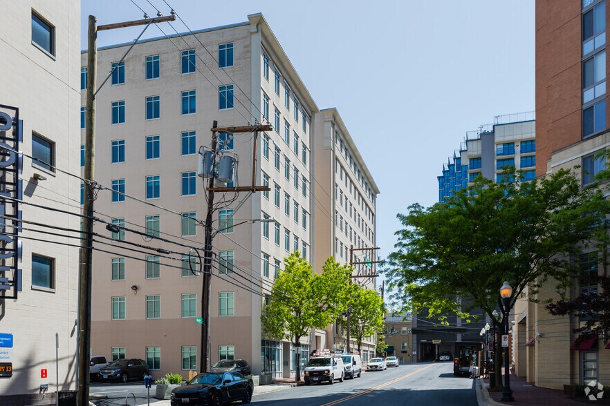 More Photos Of 8120 Woodmont Ave, Bethesda Office For Lease