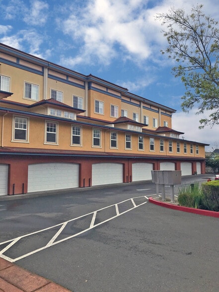 More Photos Of 220 Windsor River Rd, Windsor Apartments For Sale