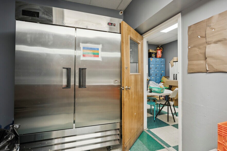 More Photos Of 1710 W Passyunk Ave, Philadelphia Flex For Lease