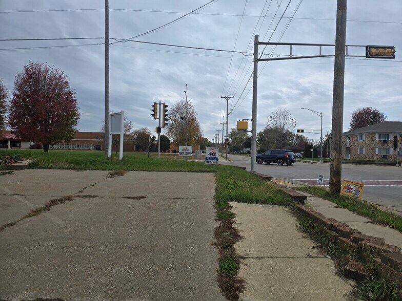 More Photos Of 711 W Montgomery St, Sparta Specialty For Sale