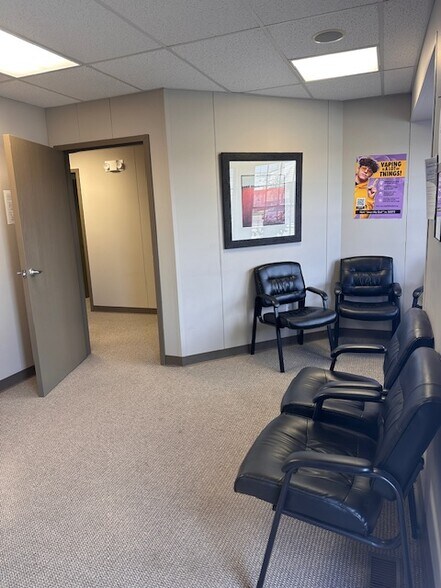 More Photos Of 1289 S Linden Rd, Flint Medical For Lease