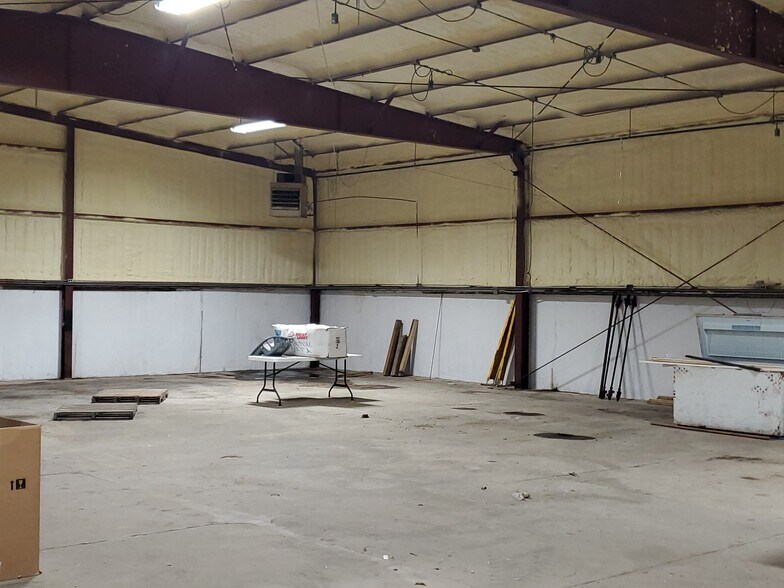 More Photos Of 1700 NW 5th St, Richmond Warehouse For Sale