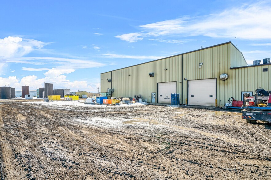 More Photos Of 501075 RR 14, Lloydminster Manufacturing For Sale